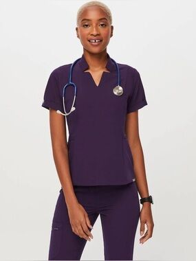 FIGS Inala Slim Scrub Top